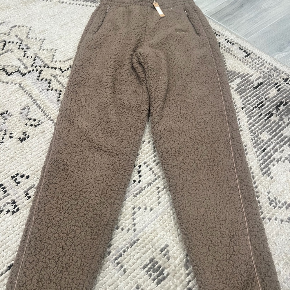 Skims Cozy Brown Sherpa Joggers
